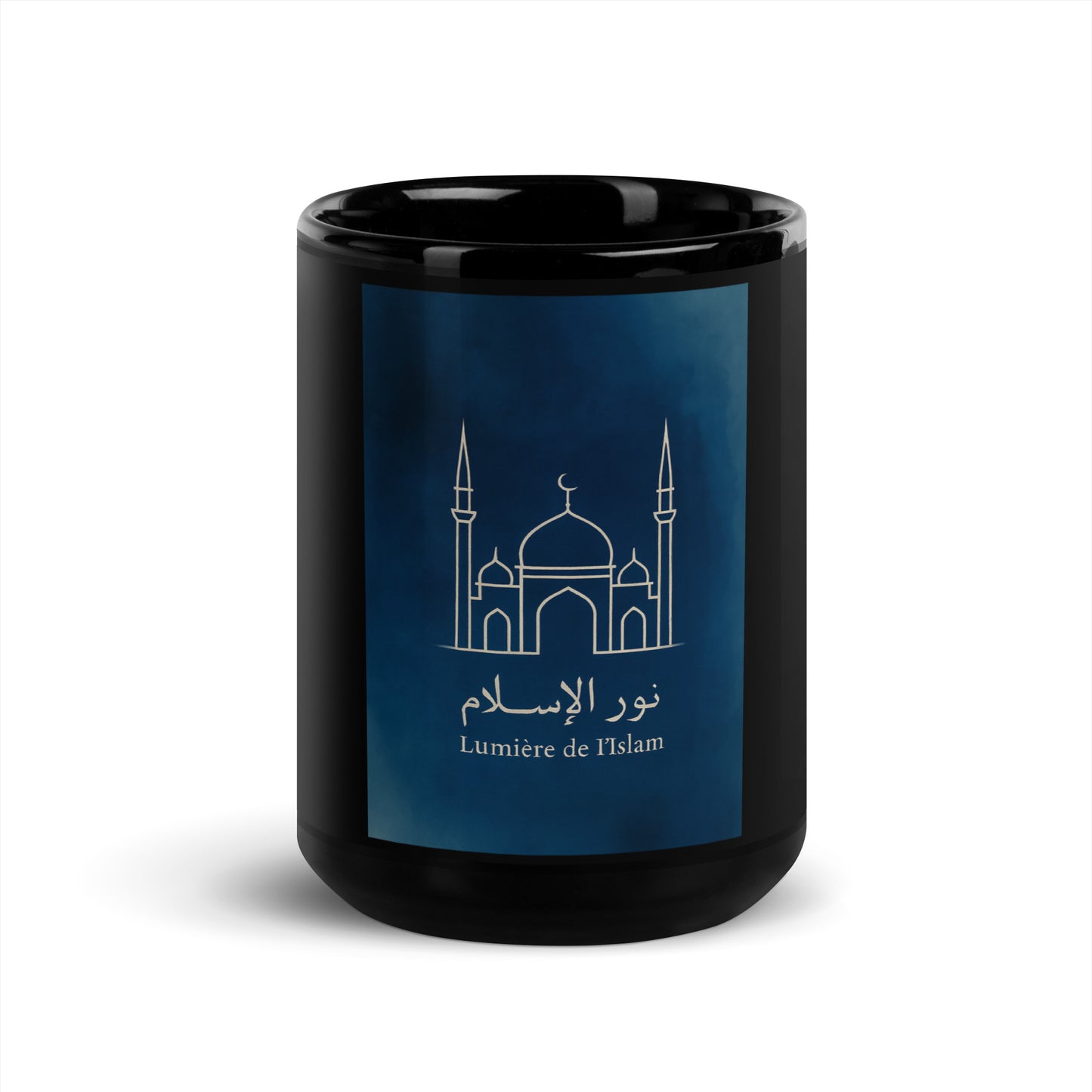 Illustration minimaliste d’une mosquée blanche aux lignes élégantes, posée sur un fond aquarelle bleu et turquoise. En dessous, inscription en arabe « نور الإسلام » et en français « Lumière de l’Islam ». Design moderne et esthétique, idéal pour un mug décoratif ou spirituel.