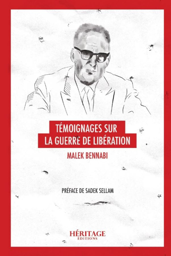 Couverture du livre Témoignages sur la Guerre de Libération de Malek Bennabi, mise en valeur dans un décor automnal chaleureux. L’ouvrage est présenté debout sur une pierre moussue, entouré de feuilles rouges et dorées, symbolisant la mémoire, le combat et la transmission historique. Une lumière douce met en relief les contours du livre, évoquant la profondeur du témoignage et la dignité du propos.