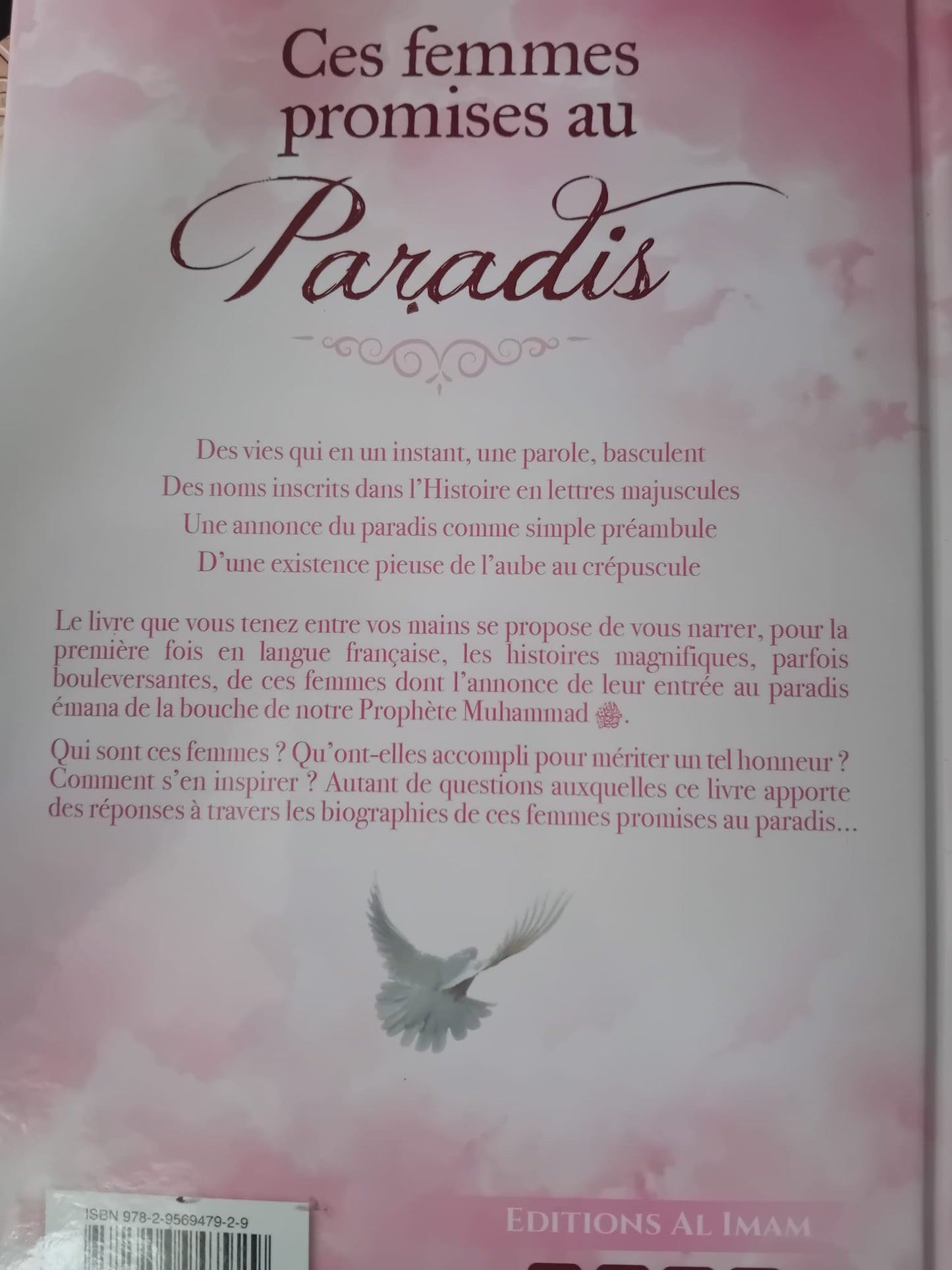 Plongez dans un voyage spirituel inspirant à travers les récits authentiques de femmes exceptionnelles promises au Jardin éternel. Ce livre magnifiquement illustré met en lumière leur foi, leur courage et leur piété, dans une mise en page élégante et féminine, où le blanc et le rose se marient à merveille.
