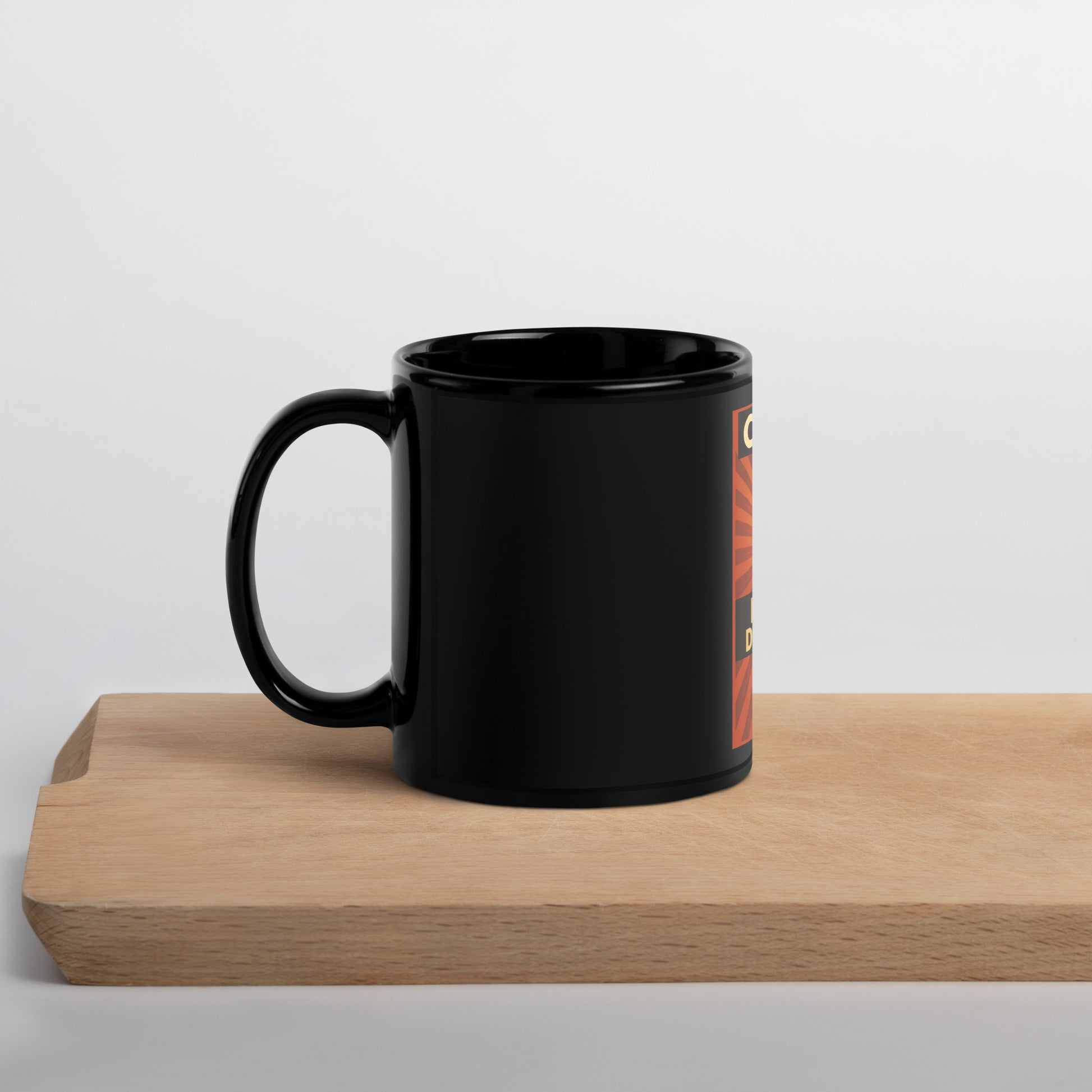Mug engagé anti-islamophobie – Design percutant CNews Le Micro de la Haine – Tasse noire haut de gamme avec visuel militant, micro en flammes, rayons rouges et message fort – Idéal pour café, bureau ou cadeau – Produit de soutien à une parole musulmane libre et courageuse