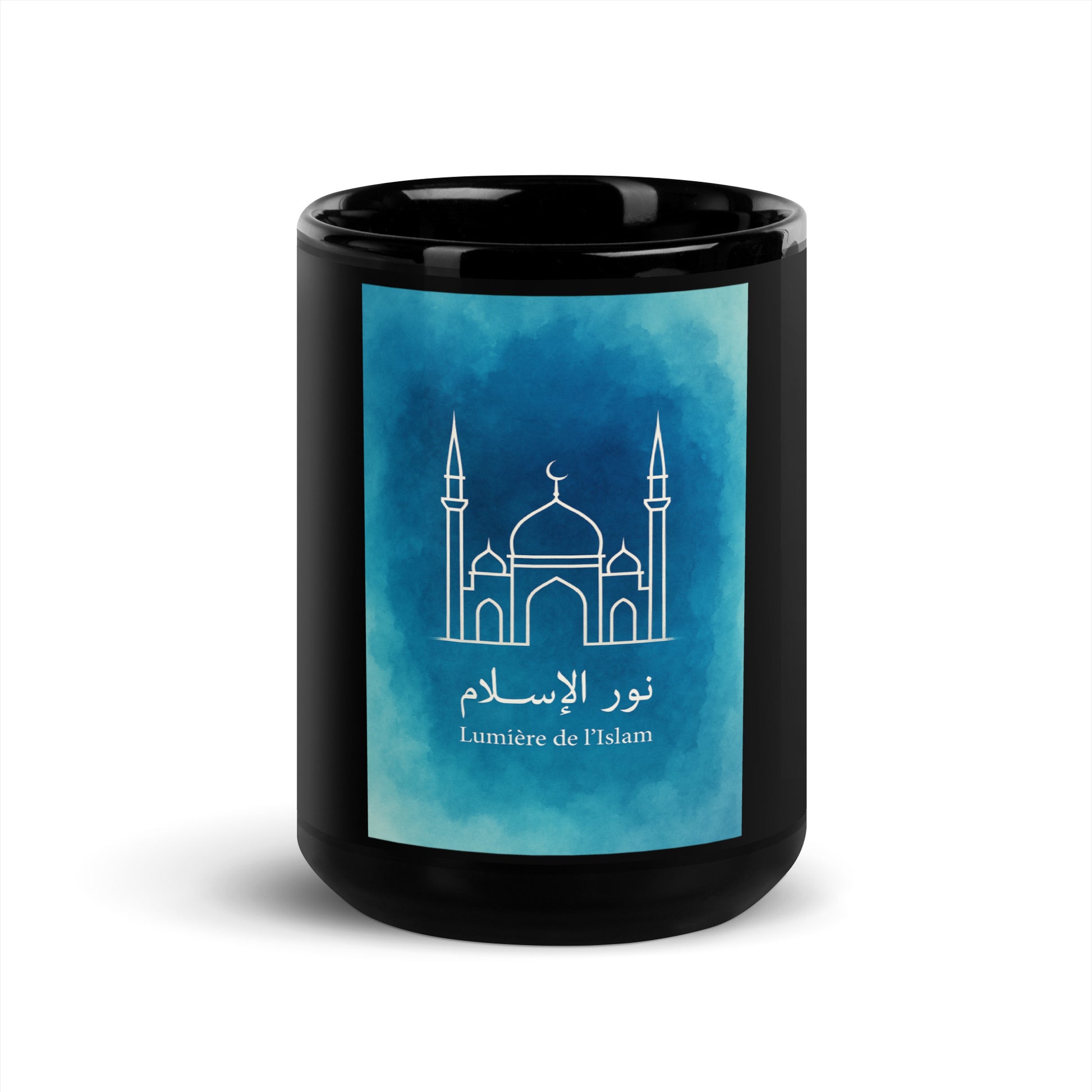 Illustration minimaliste d’une mosquée blanche aux lignes élégantes, posée sur un fond aquarelle bleu et turquoise. En dessous, inscription en arabe « نور الإسلام » et en français « Lumière de l’Islam ». Design moderne et esthétique, idéal pour un mug décoratif ou spirituel.